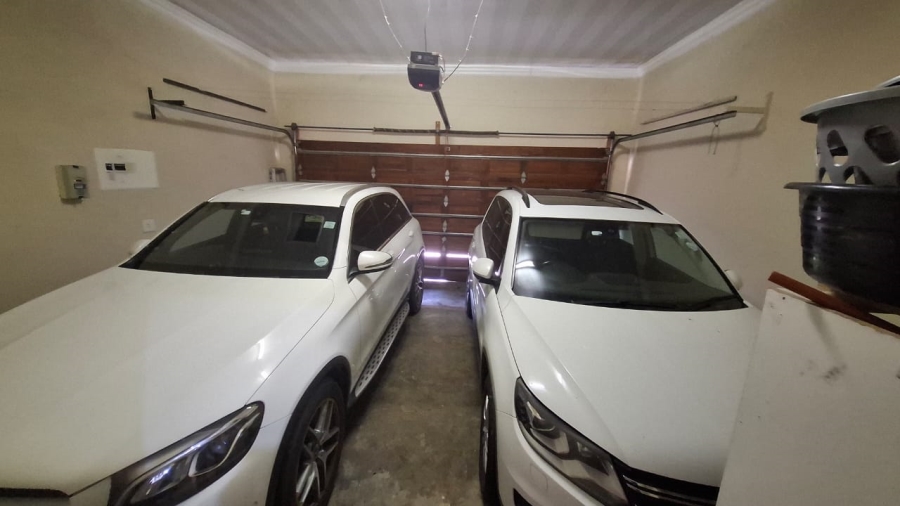3 Bedroom Property for Sale in Safari Gardens North West